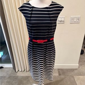 NAVY/WHITE STRIPED SLEEVELESS DRESS W/ RED BELT